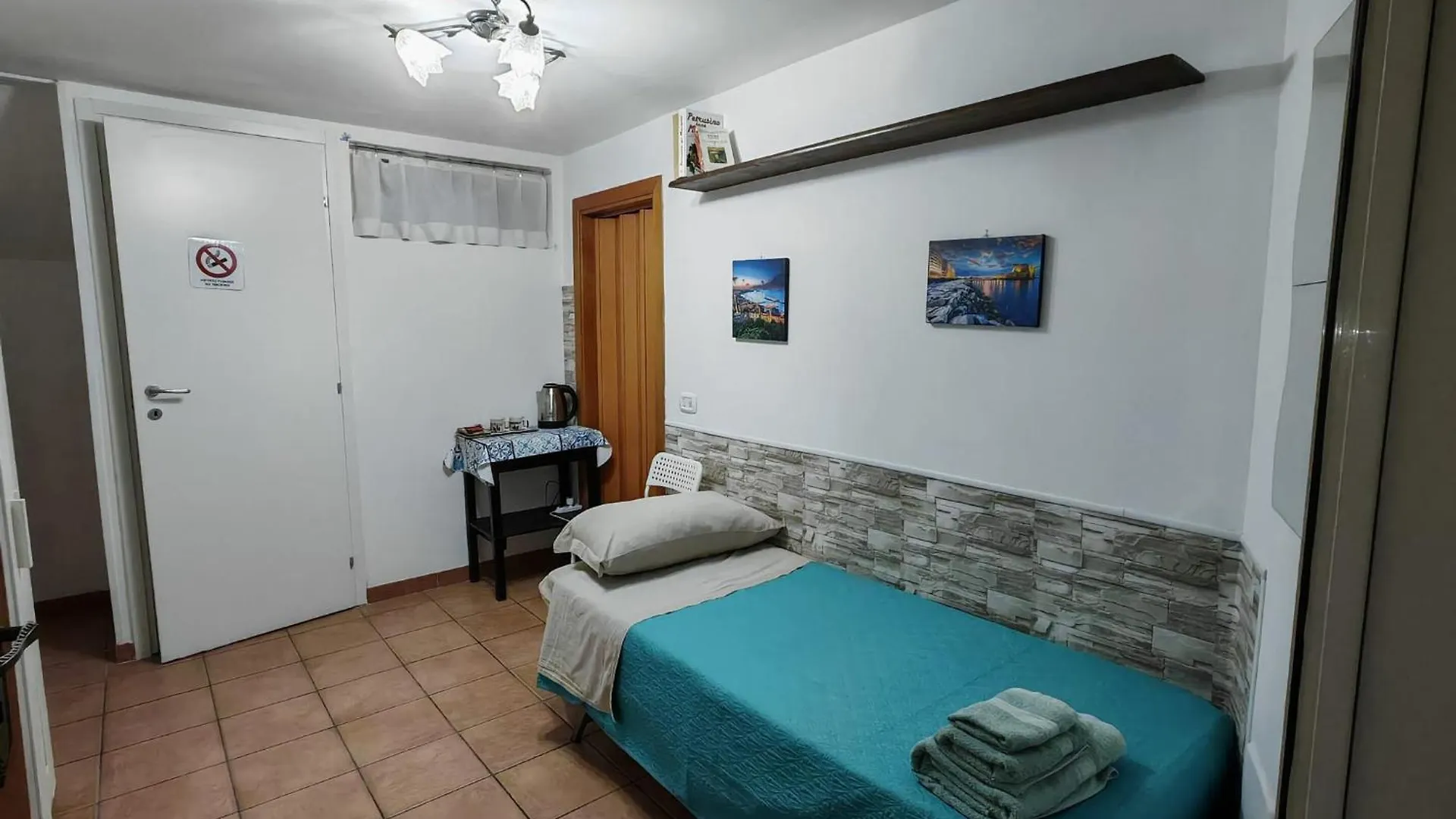 The Second Floor Hotel Naples Guest house