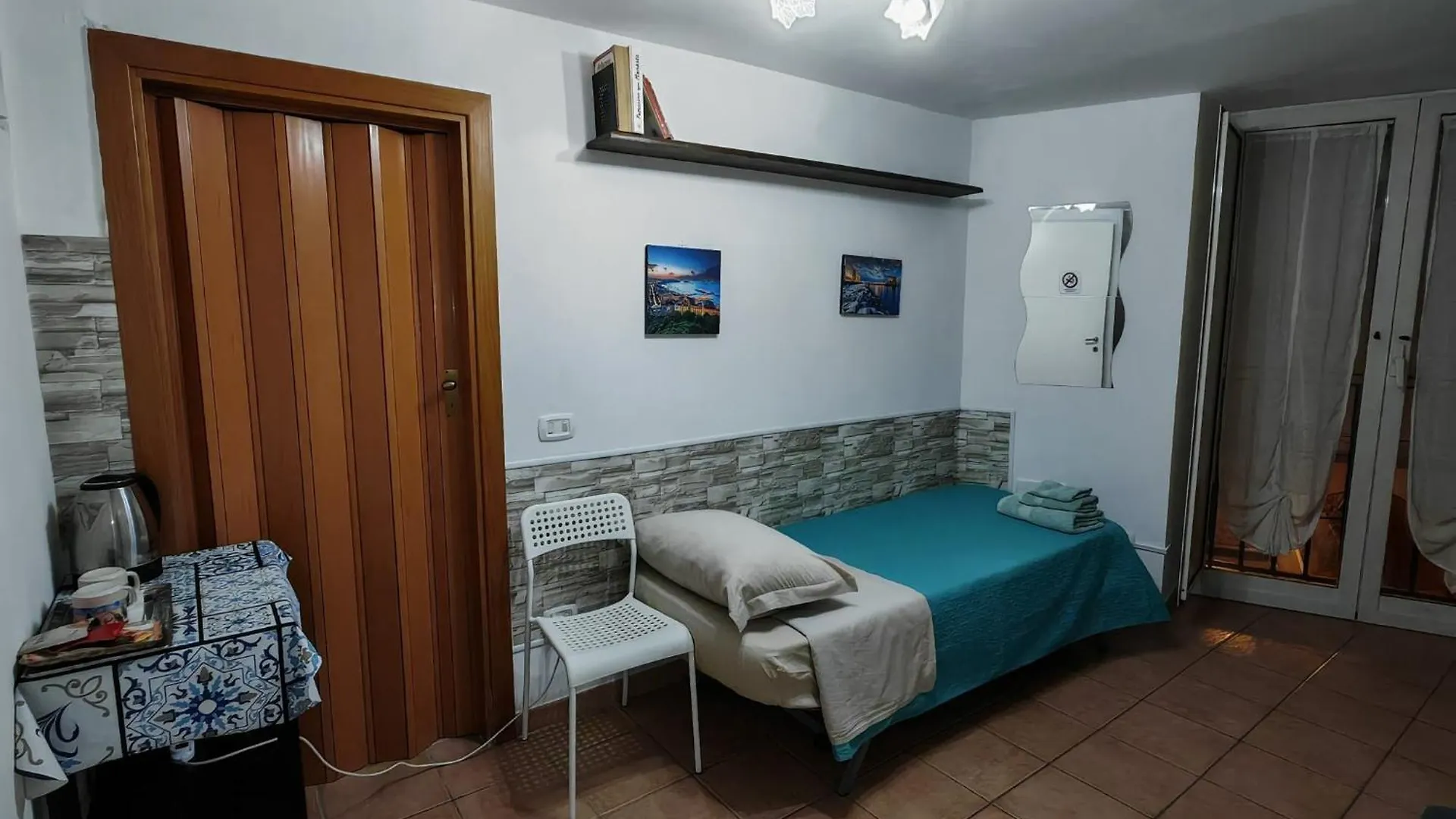 The Second Floor Hotel Naples Guest house